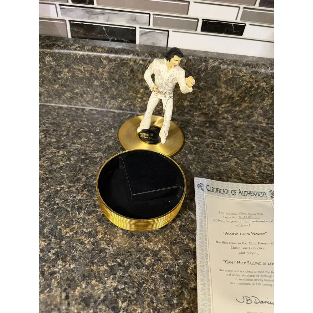 Vintage 1998 Elvis Presley Aloha From Hawaii Ardleigh Elliott Music Box COA